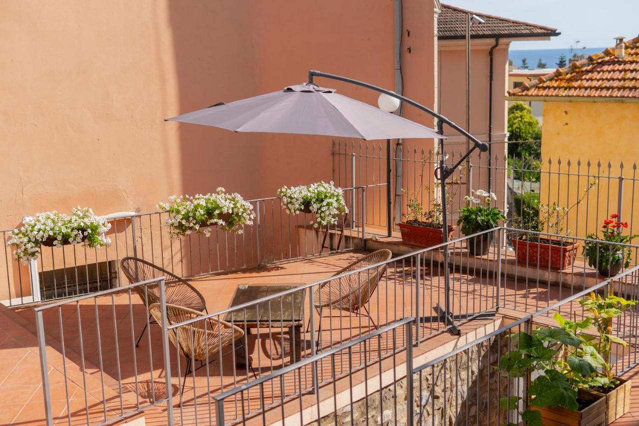 Officine Bordighera Hotell Eksteriør bilde